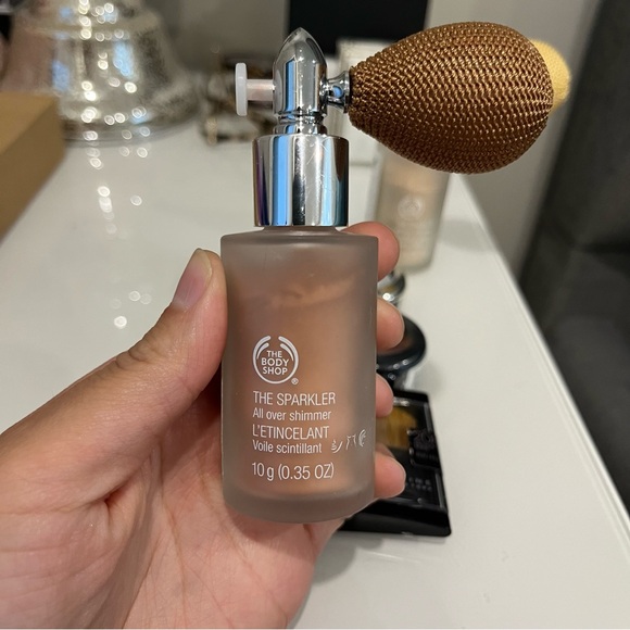 Bundle of 4 eyeshadows, 1 bkush and 2 body shimmers - Picture 14 of 14